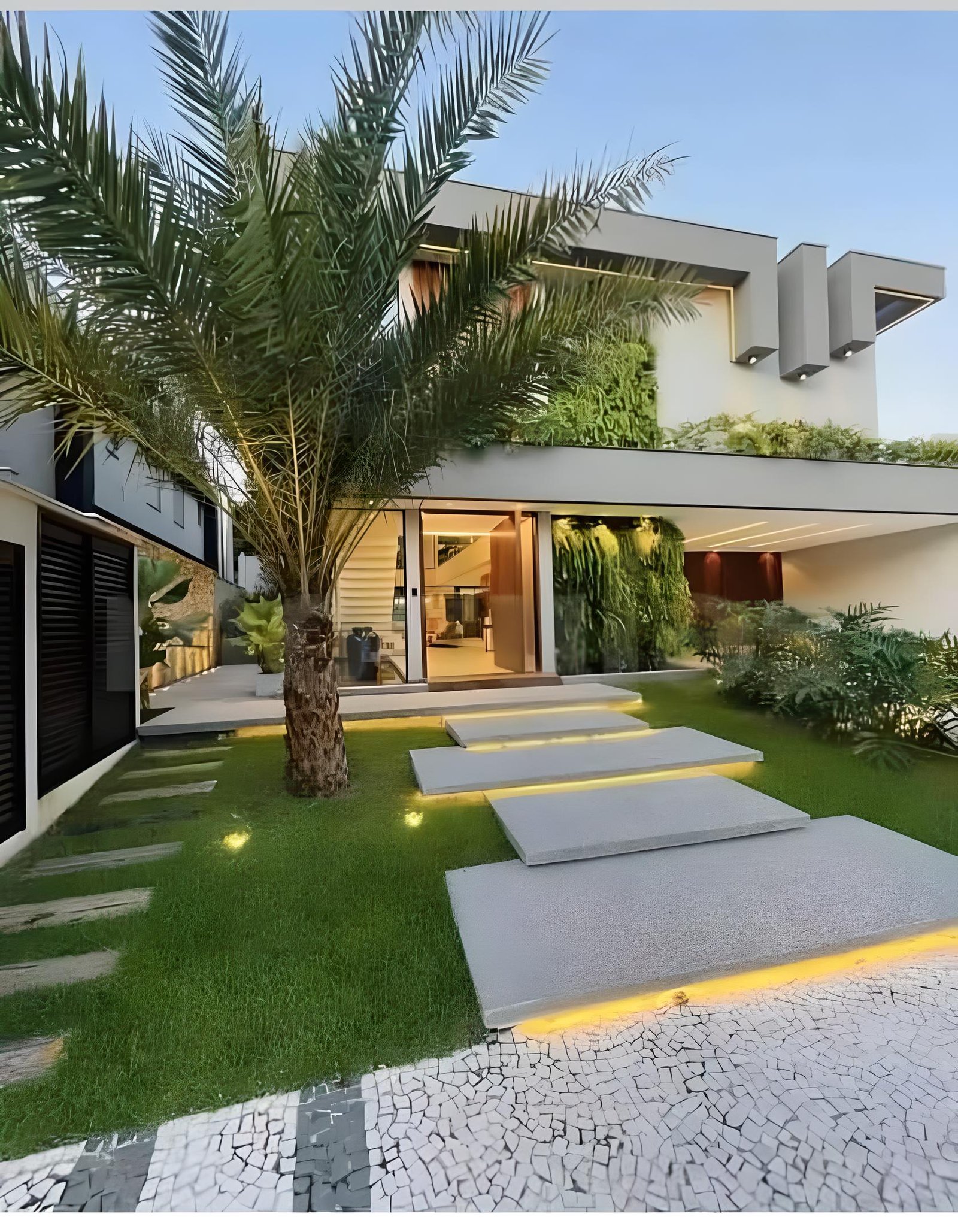 Maison moderne avec jardin